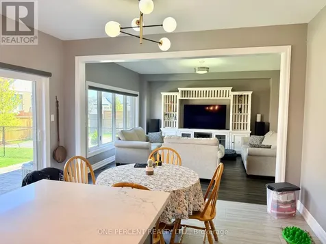 52 Bianca Crescent Wasaga Beach ON L9Z 0H6