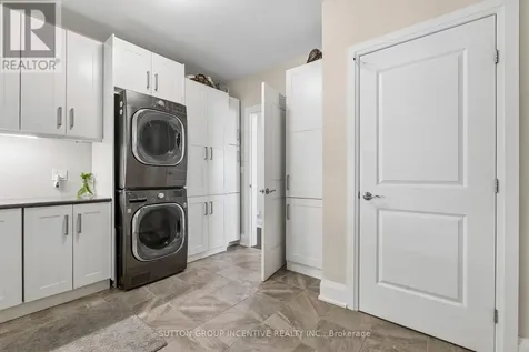 22 Thoroughbred Drive Oro-medonte ON L0K 1E0