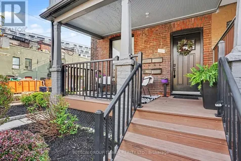 560 Indian Grove Toronto (junction Area) ON M6P 2J4