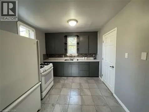 115 Highland Rd W Road Kitchener ON N2M 3B9