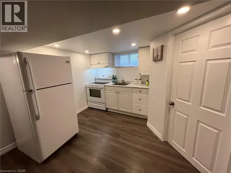 115 Highland Rd W Road Kitchener ON N2M 3B9