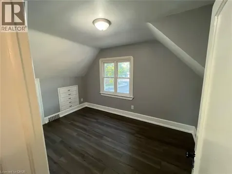 115 Highland Rd W Road Kitchener ON N2M 3B9