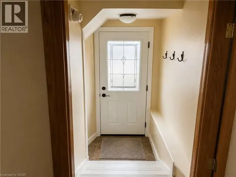 15 Barrett Avenue Cambridge ON N1R 3A1