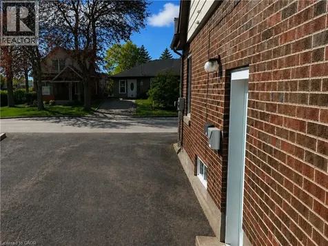 15 Barrett Avenue Cambridge ON N1R 3A1