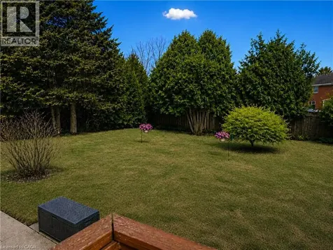 15 Barrett Avenue Cambridge ON N1R 3A1