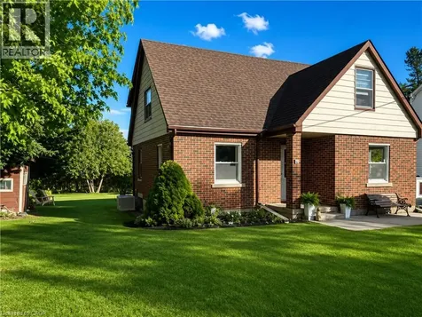 15 Barrett Avenue Cambridge ON N1R 3A1