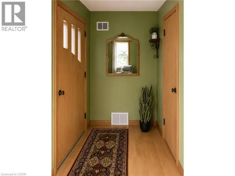 15 Barrett Avenue Cambridge ON N1R 3A1