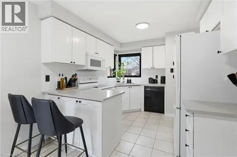 6 Woodcroft Crescent Waterdown ON L8B 0H1