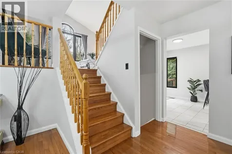 6 Woodcroft Crescent Waterdown ON L8B 0H1