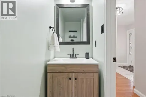6 Woodcroft Crescent Waterdown ON L8B 0H1