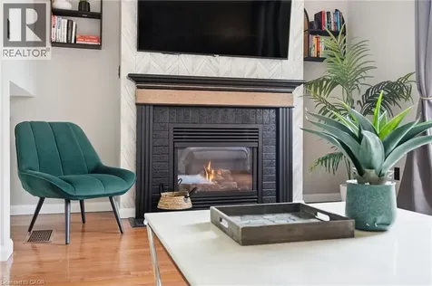 6 Woodcroft Crescent Waterdown ON L8B 0H1