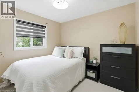 6 Woodcroft Crescent Waterdown ON L8B 0H1