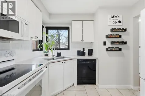 6 Woodcroft Crescent Waterdown ON L8B 0H1