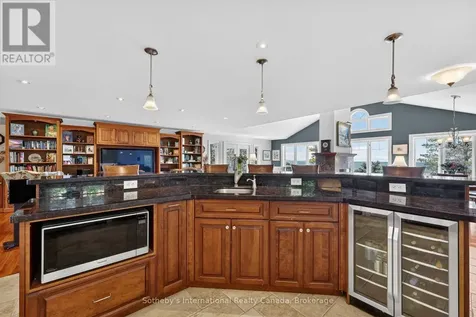 1036 River Road East Wasaga Beach ON L9Z 2P7