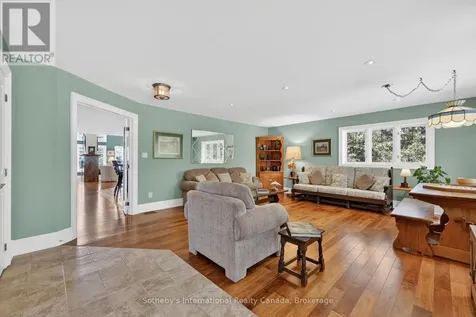 1036 River Road East Wasaga Beach ON L9Z 2P7