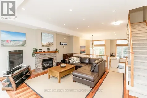 104 Farm Gate Road Blue Mountains ON L9Y 3Z2