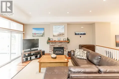 104 Farm Gate Road Blue Mountains ON L9Y 3Z2