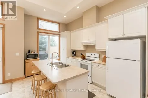 104 Farm Gate Road Blue Mountains ON L9Y 3Z2