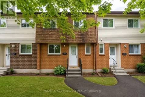 46 Forester Crescent Ottawa ON K2H 8Y4