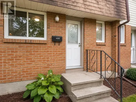 46 Forester Crescent Ottawa ON K2H 8Y4