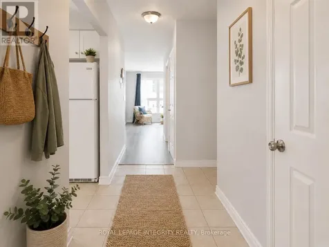 46 Forester Crescent Ottawa ON K2H 8Y4