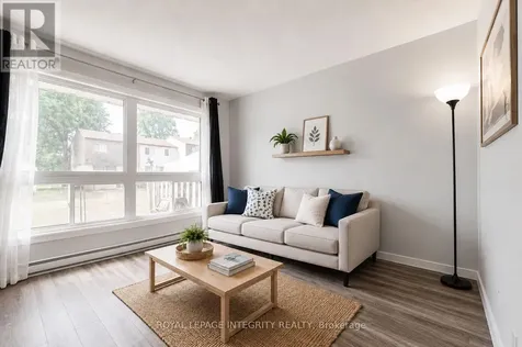 46 Forester Crescent Ottawa ON K2H 8Y4
