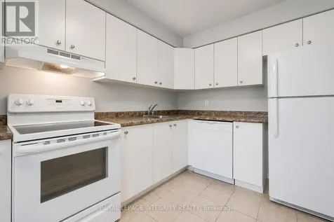 46 Forester Crescent Ottawa ON K2H 8Y4
