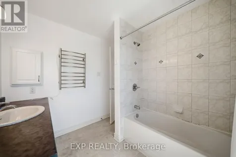 369 Paseo Private Ottawa ON K2G 4N7