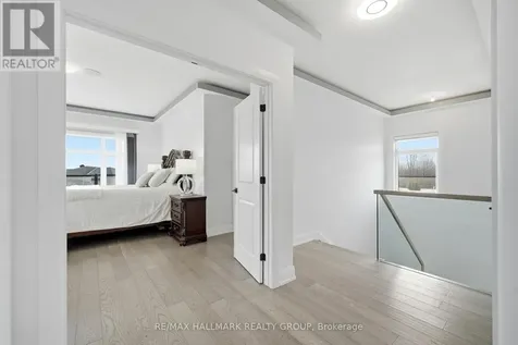 225 Summerview Terrace Ottawa ON K4P 0E9