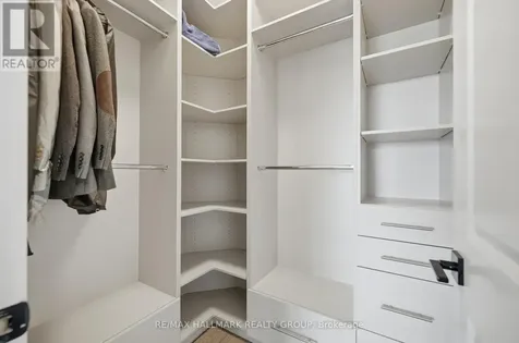 225 Summerview Terrace Ottawa ON K4P 0E9