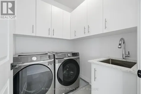 225 Summerview Terrace Ottawa ON K4P 0E9