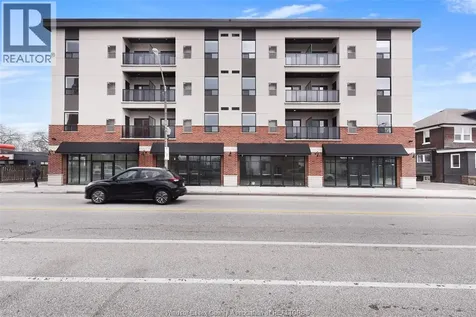 840 Wyandotte Windsor ON N9A 3J6