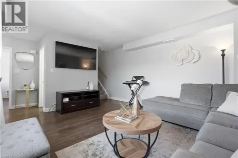 423 Westwood Drive Kitchener ON N2M 5B5