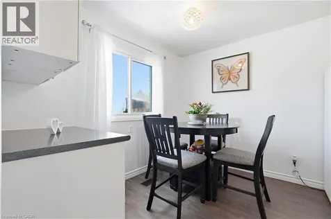 423 Westwood Drive Kitchener ON N2M 5B5