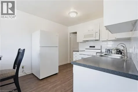 423 Westwood Drive Kitchener ON N2M 5B5