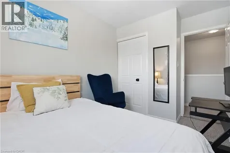 423 Westwood Drive Kitchener ON N2M 5B5