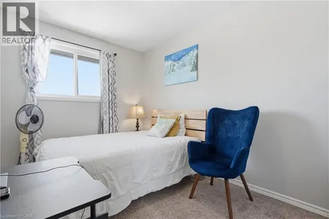423 Westwood Drive Kitchener ON N2M 5B5