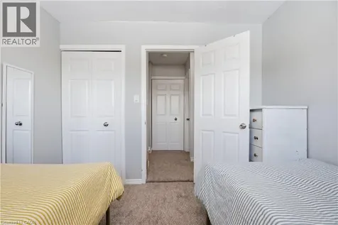 423 Westwood Drive Kitchener ON N2M 5B5