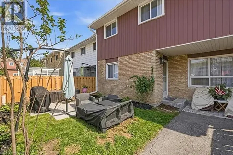 423 Westwood Drive Kitchener ON N2M 5B5