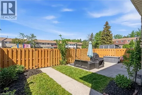 423 Westwood Drive Kitchener ON N2M 5B5