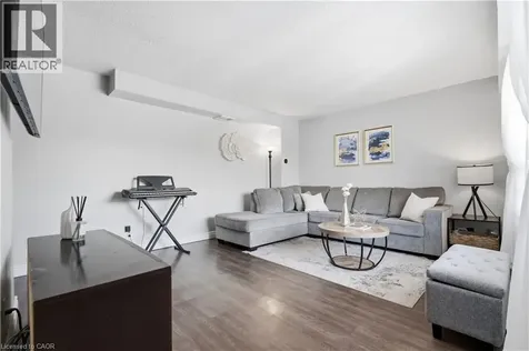 423 Westwood Drive Kitchener ON N2M 5B5