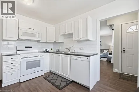423 Westwood Drive Kitchener ON N2M 5B5