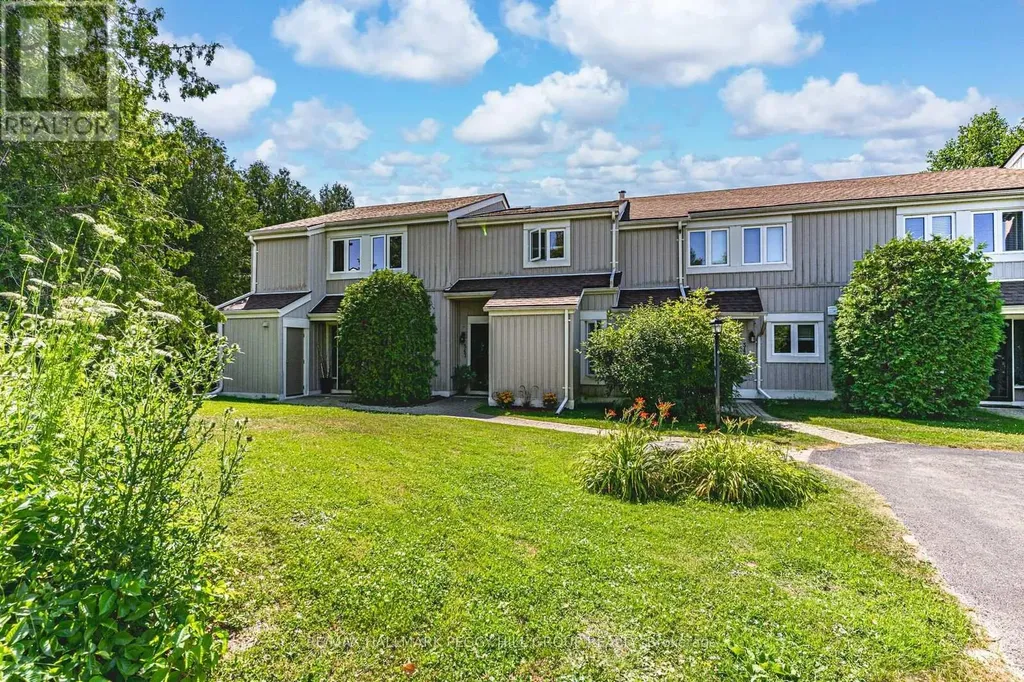 547 Oxbow Crescent Collingwood ON L9Y 5B4