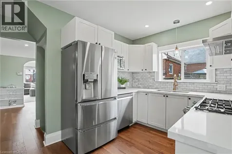 34 Weir Street South Hamilton ON L8K 3A4