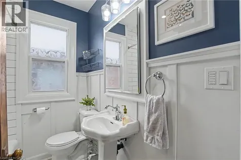 34 Weir Street South Hamilton ON L8K 3A4