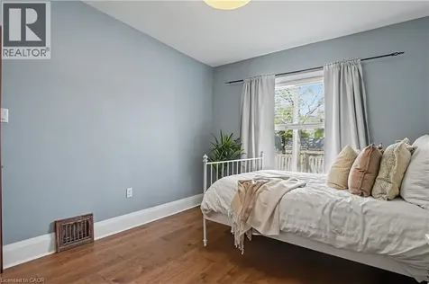 34 Weir Street South Hamilton ON L8K 3A4