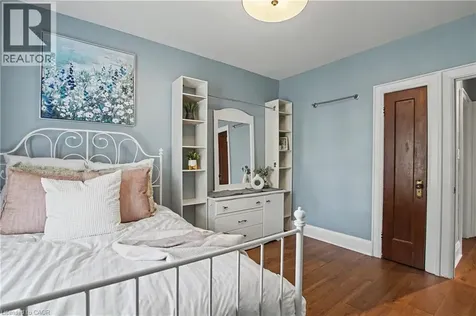 34 Weir Street South Hamilton ON L8K 3A4