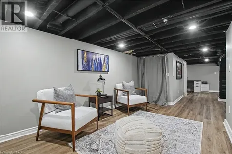 34 Weir Street South Hamilton ON L8K 3A4