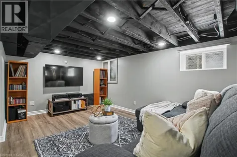 34 Weir Street South Hamilton ON L8K 3A4