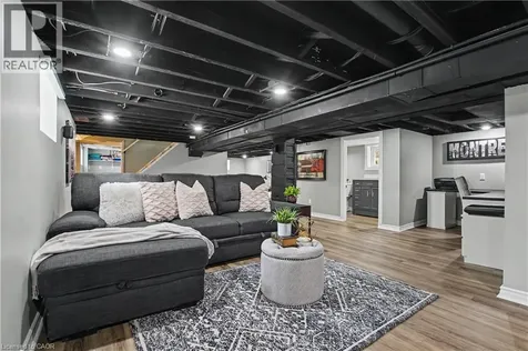 34 Weir Street South Hamilton ON L8K 3A4